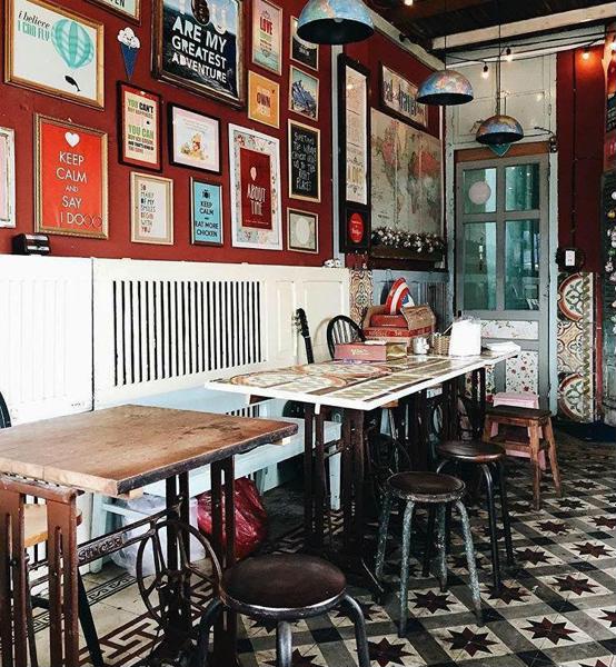 Cafe Vintage và Retro: Phong cách thiết kế quán cafe thu hút !
