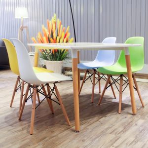 Bàn ghế nhựa chân gỗ phù hợp cho các quán cafe